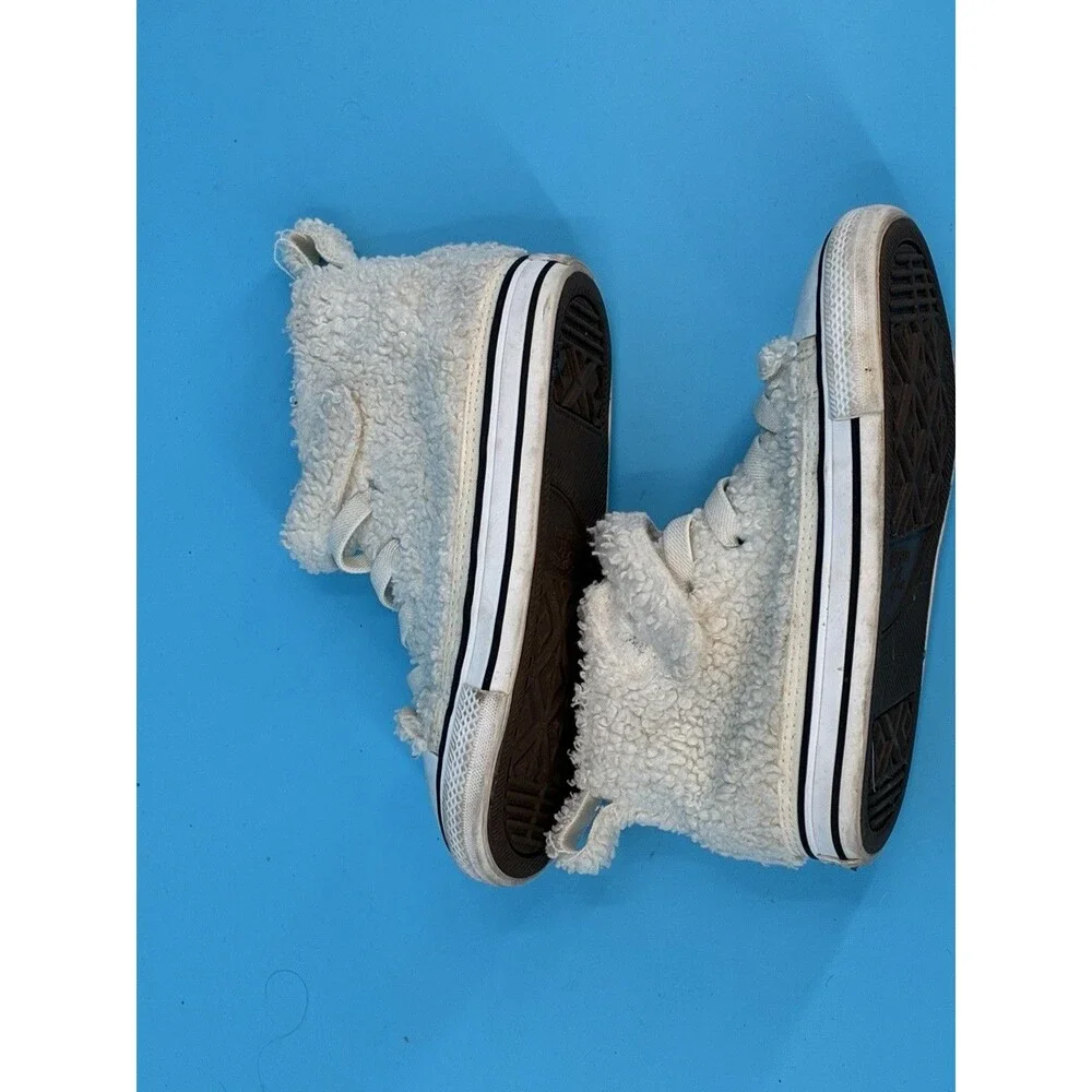 Converse Chuck Taylor Teddy Bear Sherpa Kids Size 10 High Top A07960C Cute! T D